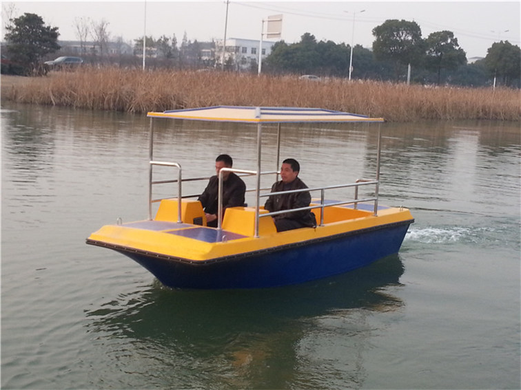 點(diǎn)擊放大 6人自排水電動(dòng)船