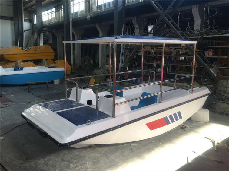 點(diǎn)擊放大 6人自排水電動(dòng)船