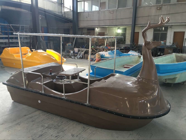 點擊放大 4人麋鹿電動船